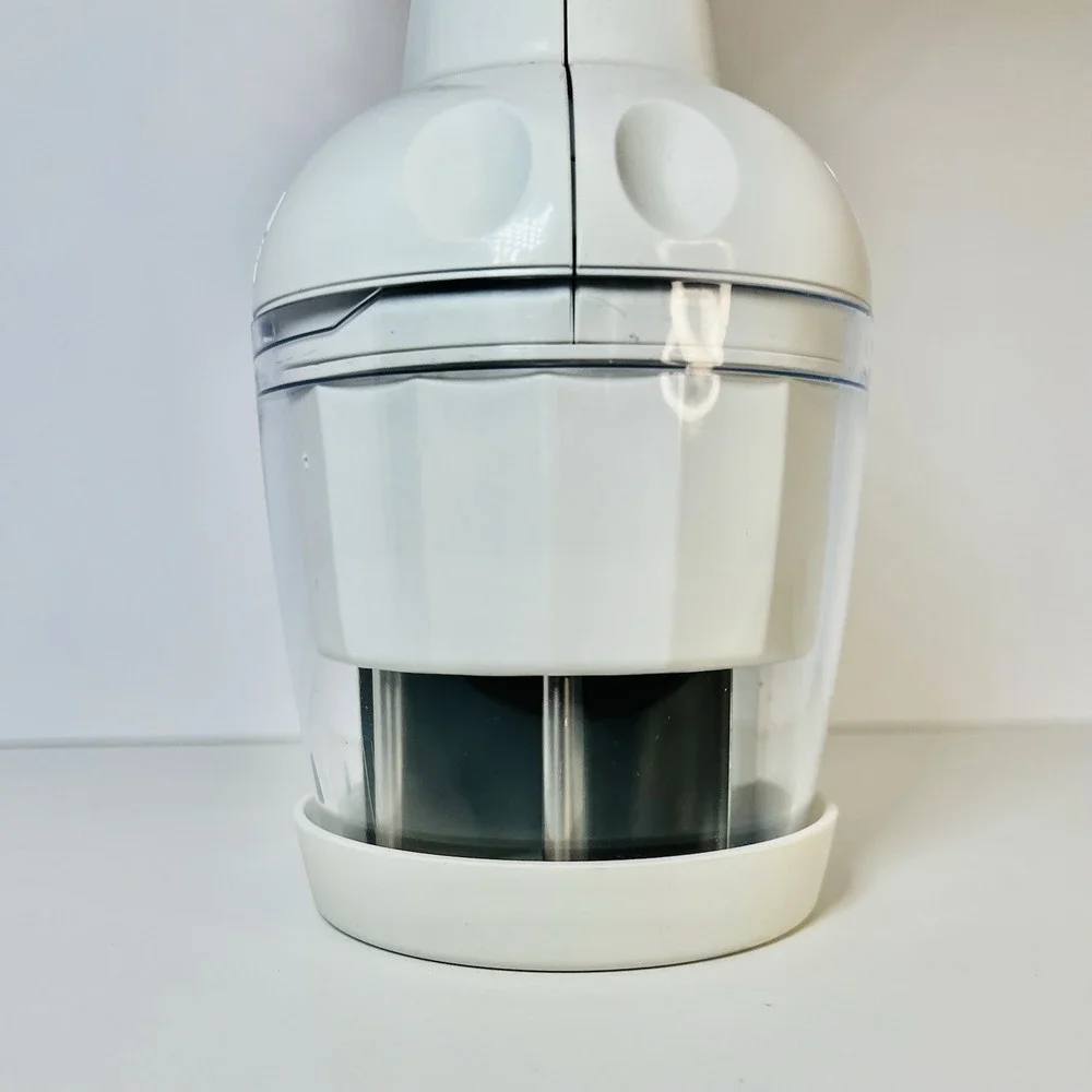 Pampered Chef Push Function Food Chopper w lid- White - #2585